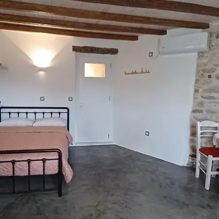 Hatzanario Apeiranthos *