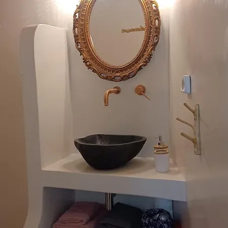 Hatzanario Apeiranthos Apérathos