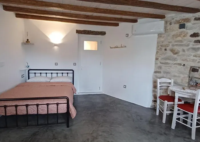 Hatzanario Apeiranthos *